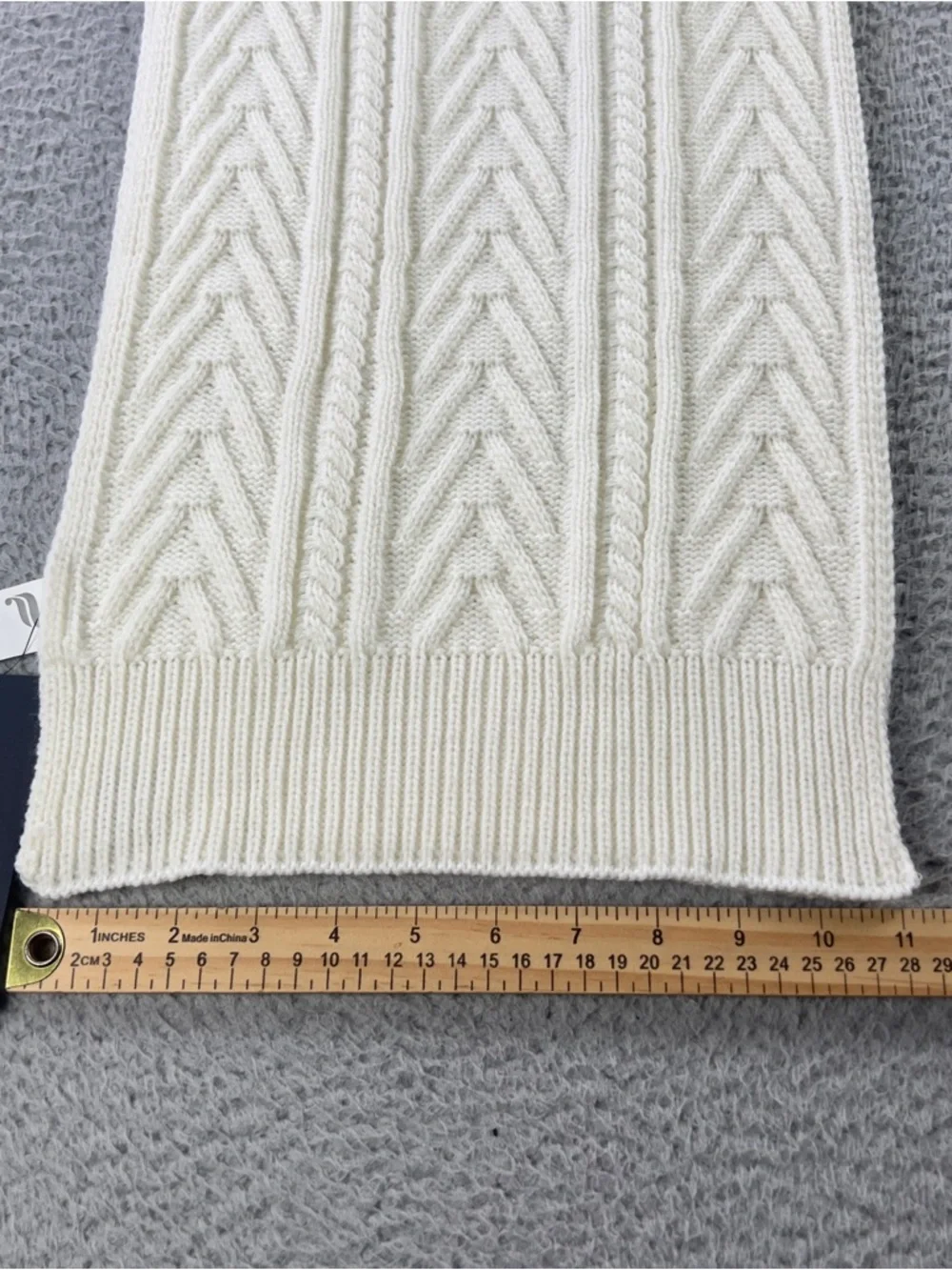 NWT Fabletics The Cable Knit Scarf Womens One Size Ivory Logo Preppy Comfy - Picture 6 of 7